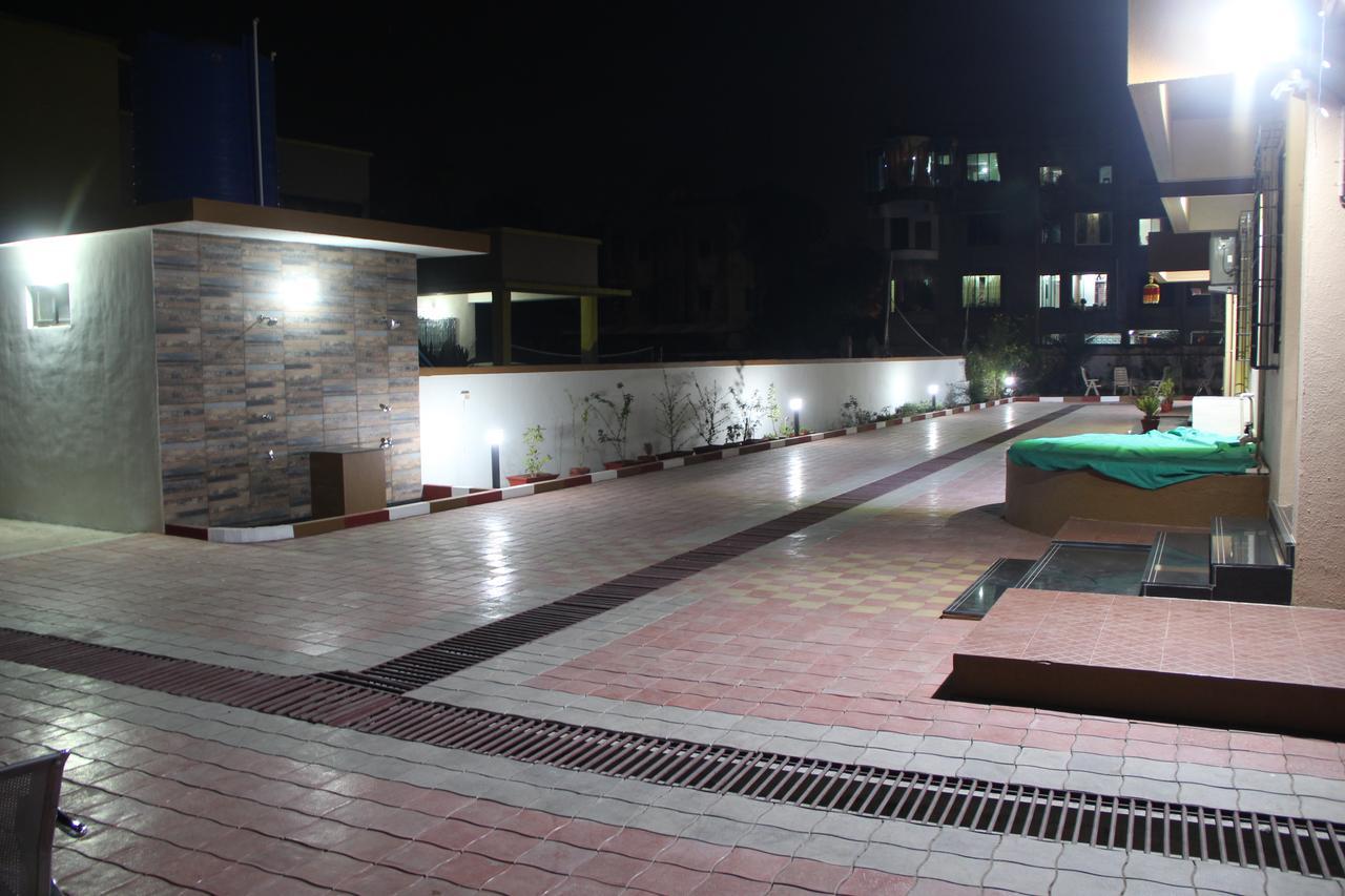 Отель Hira Laxmi Residency Алибаг Экстерьер фото