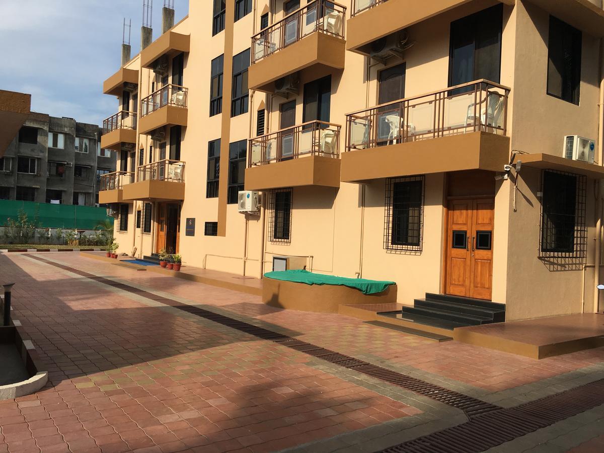Отель Hira Laxmi Residency Алибаг Экстерьер фото